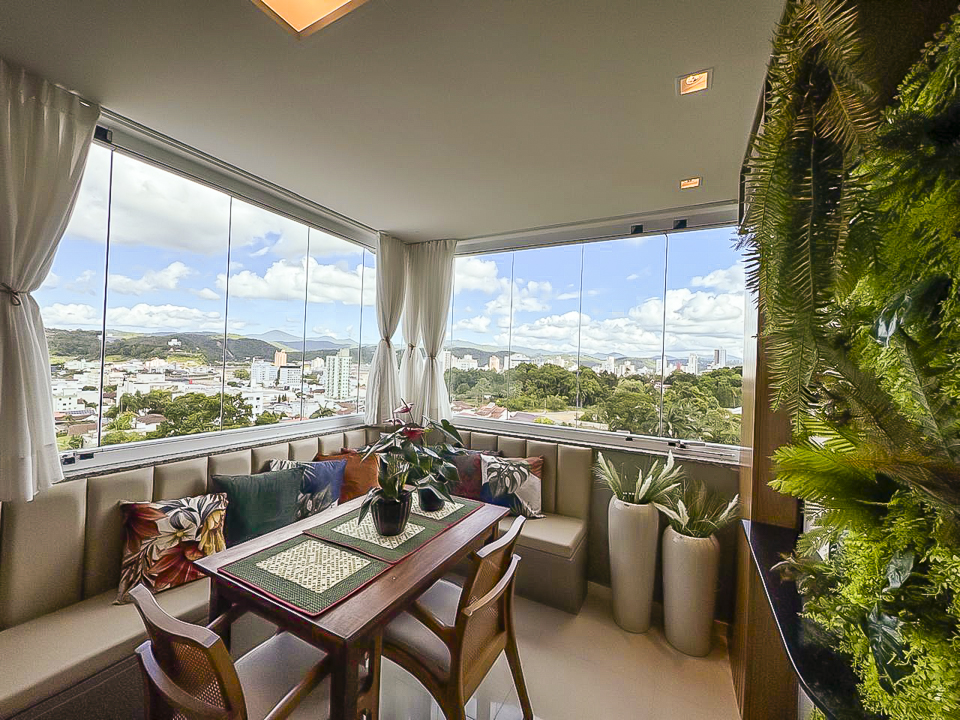 Espaço para café da manhã com vista panorâmica no Ville de Brusque